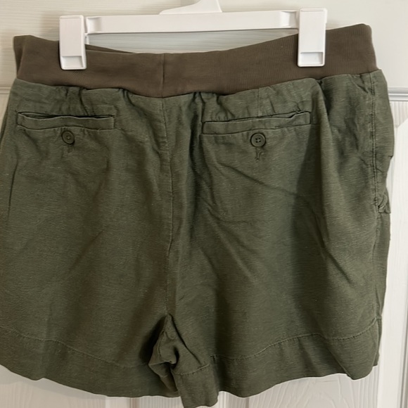 Lucky Brand Green Shorts - Picture 2 of 4